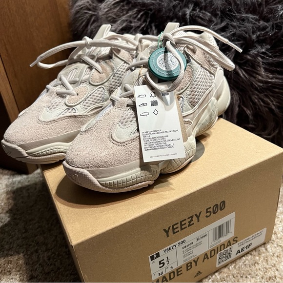 adidas | Yeezy 500 Blush - Picture 8 of 16